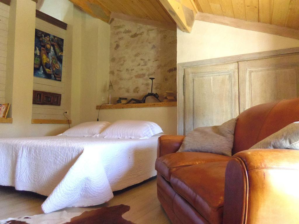 Place Des Nobles Bed & Breakfast Cuiseaux Стая снимка